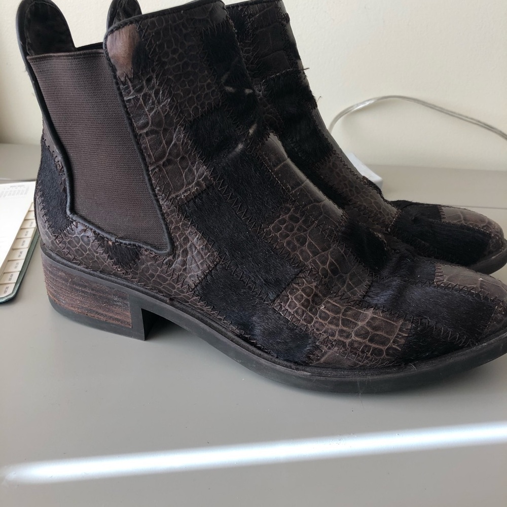 Boots - Picture 2 of 4